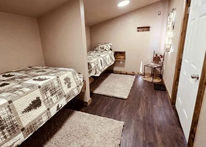 Cozy Sleeper Cabins With Gazebo Near Orofino, Idaho