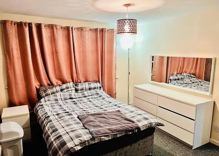 3 Bedroom Modern And Spacious Home Free Parking And Wifi