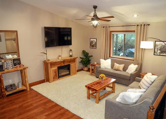 Cozy Pet-Friendly Home Near Hiking Trails And Lake Vermilion