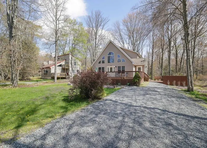 Hot Tub Chalet - Fire Pit - Arrowhead Lake Poconos