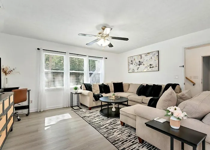 Charming Modern Guest House Near Lake Lanier