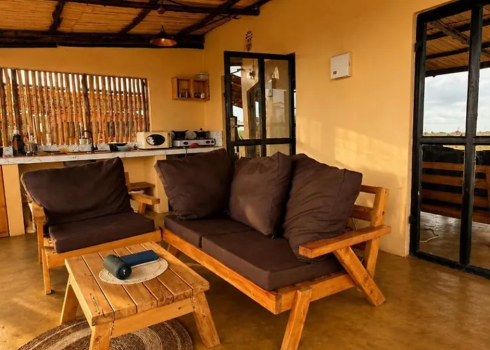 Akariza House