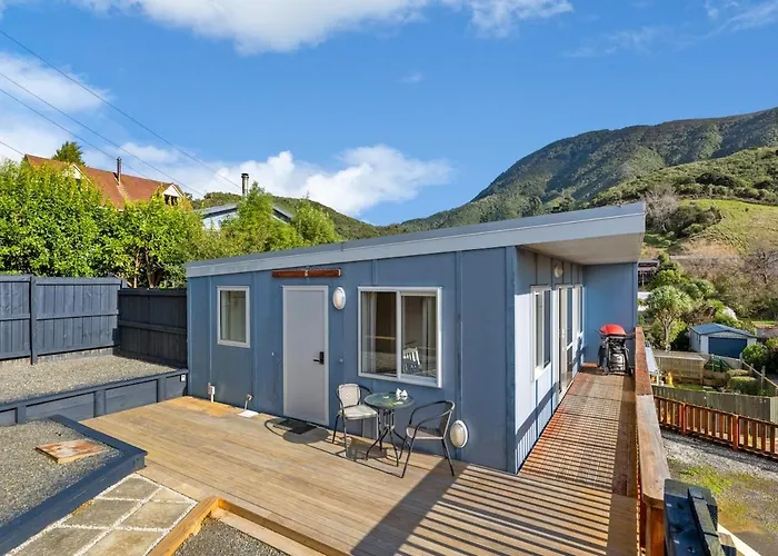 Hillside Retreat 2Br Home With Views & Parking