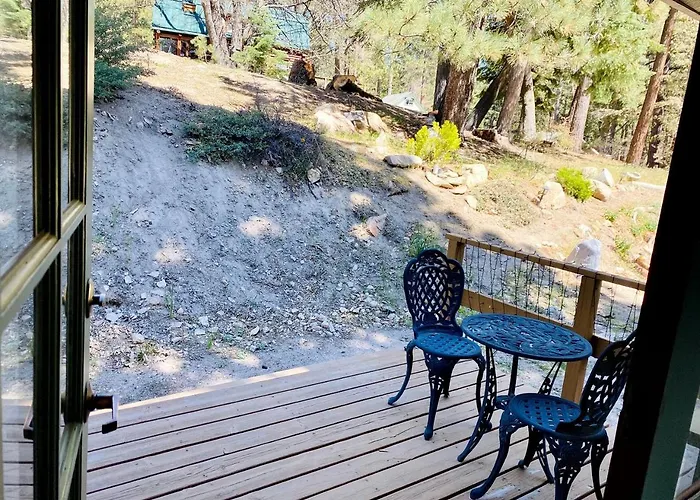 Cute Quiet Cottage In The San Bernardino Mountains For A Peaceful Family Retreat In Green Valley Lake, California