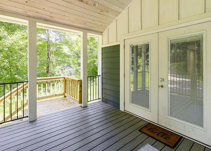 Relax In Style - Serene Getaway Near Mountain City