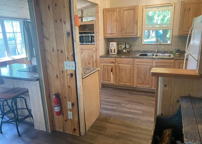 “The Cottage “On Lake Amnicon. Pet Friendly!