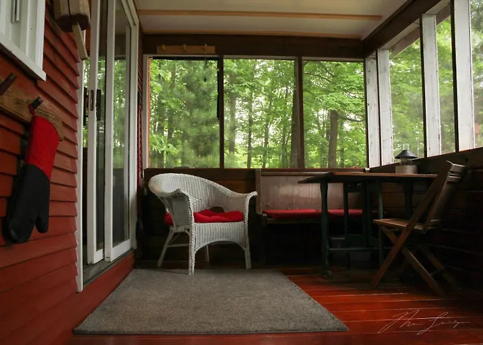 “The Bunk House” On Lake Amnicon. Pet Friendly!
