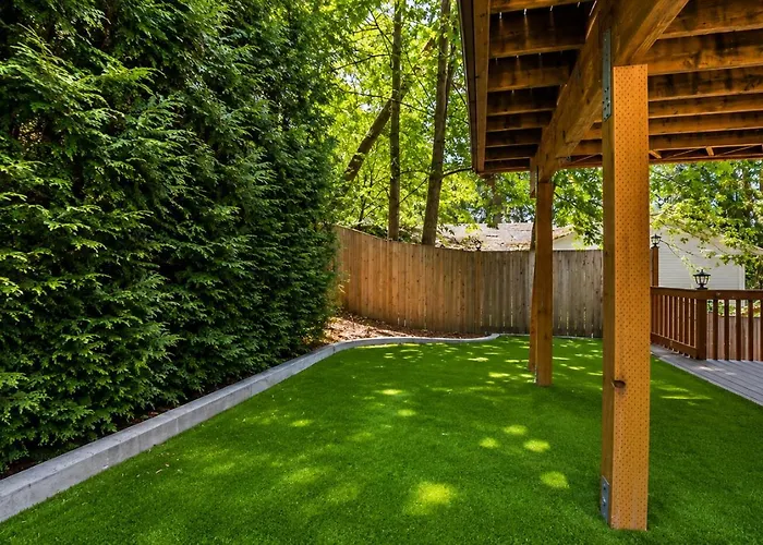 Peek-A-Boo Lakemountain 4Br Officegym Turf