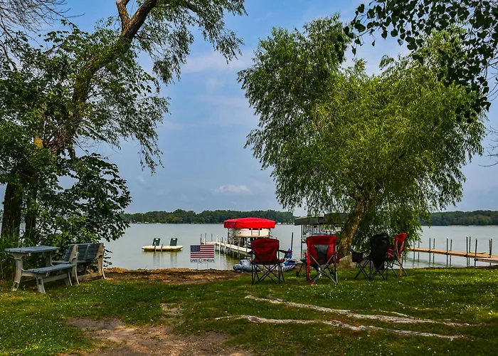 Lake Cornelia! Beach, Dock, Sunsets, Family Fun
