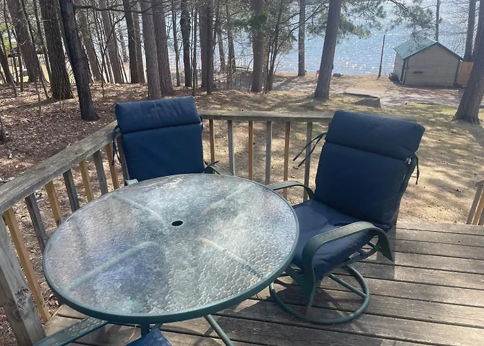 “The Cottage “On Lake Amnicon. Pet Friendly!
