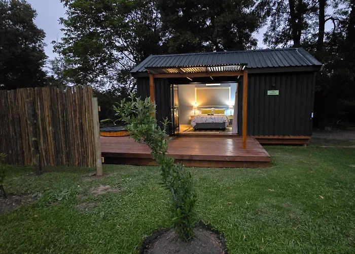 Moss & Moon Cabins