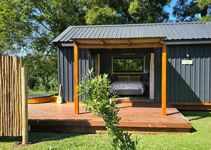 Moss & Moon Cabins