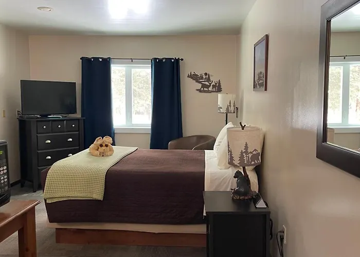 Backwoods Lodge