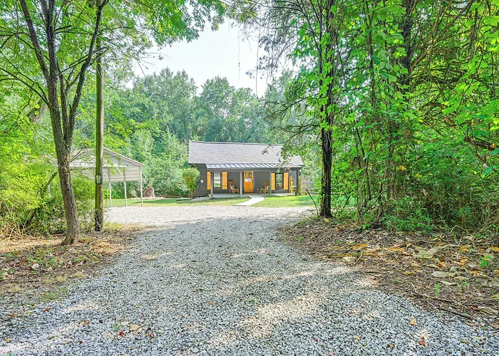 Cabin W/ Fire Pit - 7 Mi To Downtown Carrollton!