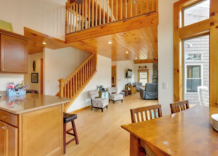 Pet-Friendly Hancock Home On The Delaware River!
