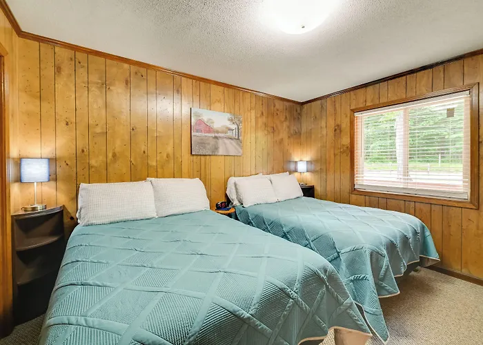 Cozy Dover Home W/ Boat Dock, Fire Pit & Deck!