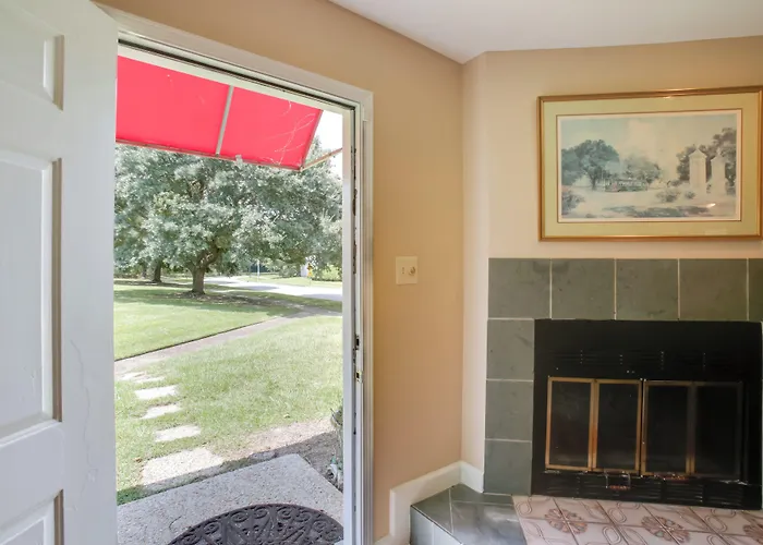 Baton Rouge Townhome W/ Pool Access - 7 Mi To Lsu!