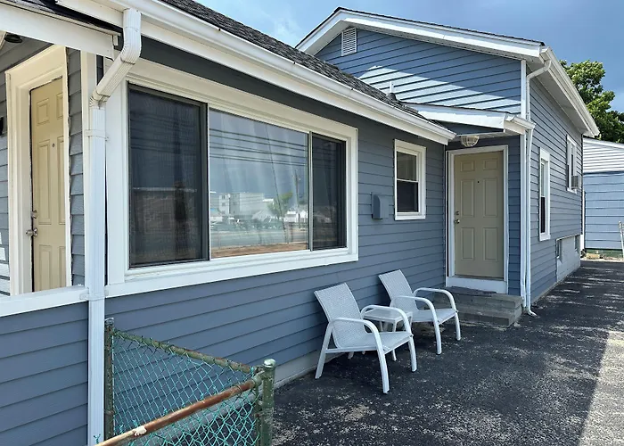 Newly Renovated 2 Bedroom House