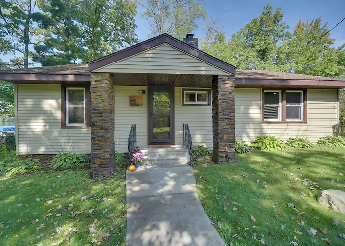 Pet Friendly W/ Private Dock - Steps To Rice Lake