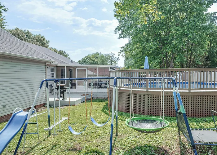 Above-Ground Pool & Backyard At Murfreesboro Home!