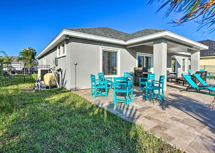 Stunning Laguna Vista Retreat W/ Pool & Grill