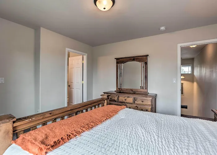 Charming Redmond Townhome W/ Resort Amenities