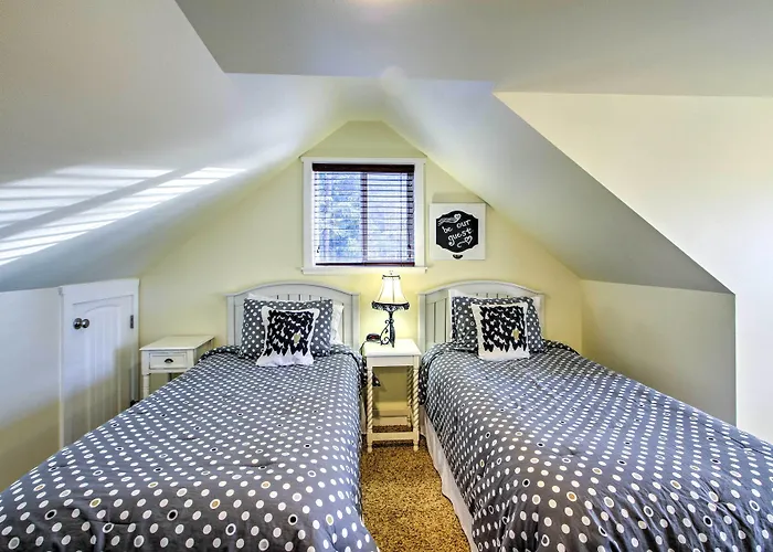 Peacock Hill Retreat On 1 Acre, 1 Mi To Harbor