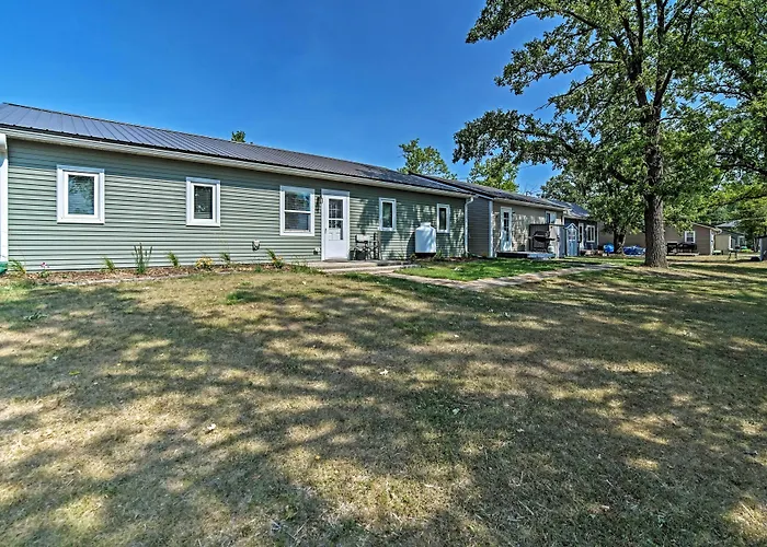 The Lakefront Home - 5 Minutes From Detroit Lakes!