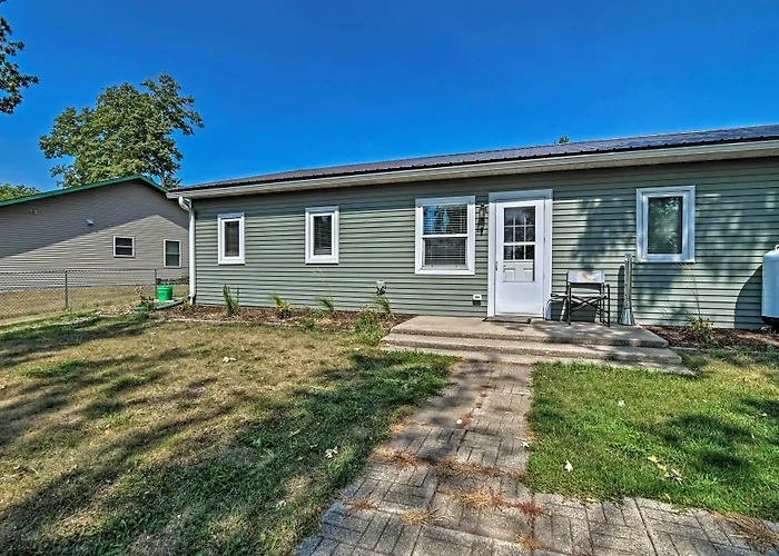 The Lakefront Home - 5 Minutes From Detroit Lakes!