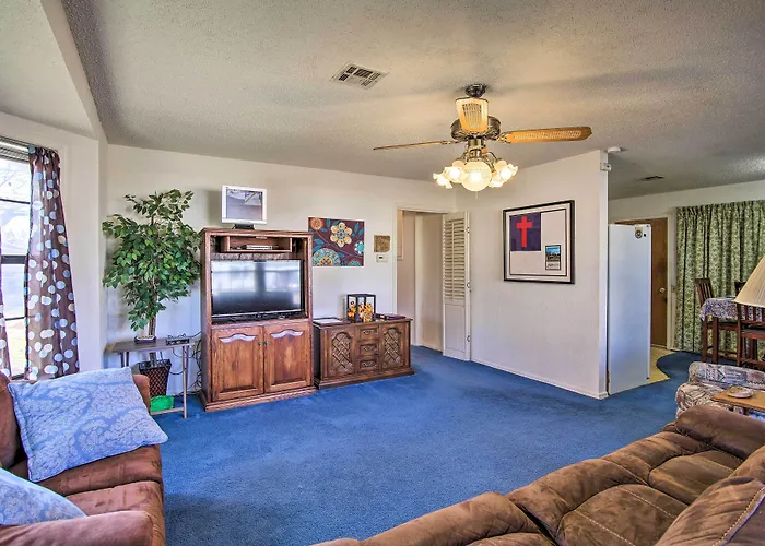 Dog-Friendly Bartlesville Retreat W/ Yard!