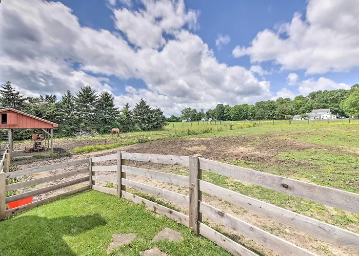 Loft Unplugged W/ Outdoor Space In Amish Country!