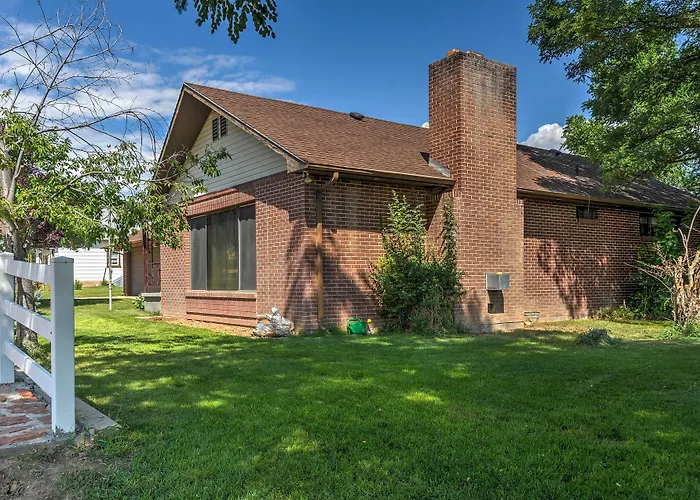 Central Escalante Home ~ 5 Mi To Grand Staircase!