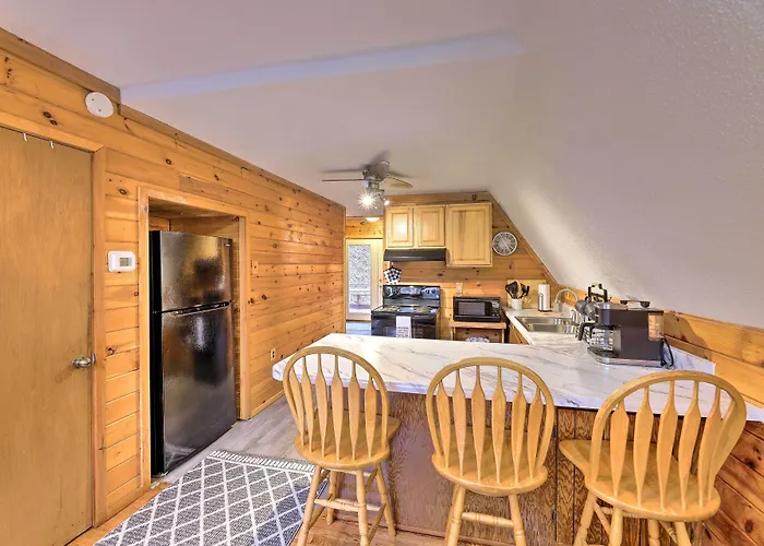 Cozy Yatesville Lake Cabin Rental In Louisa!