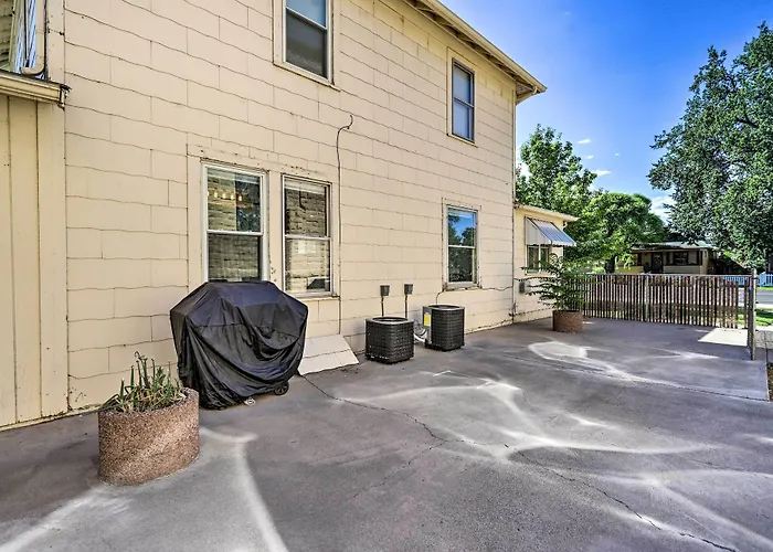 Charming Downtown Fruita Home: Hike & Explore