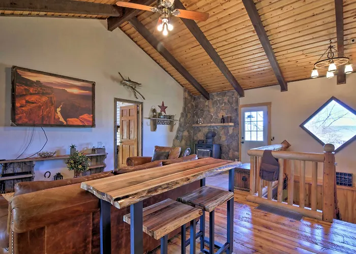 Rustic Cabin 20 Mins To Capitol Reef Nat'L Park!