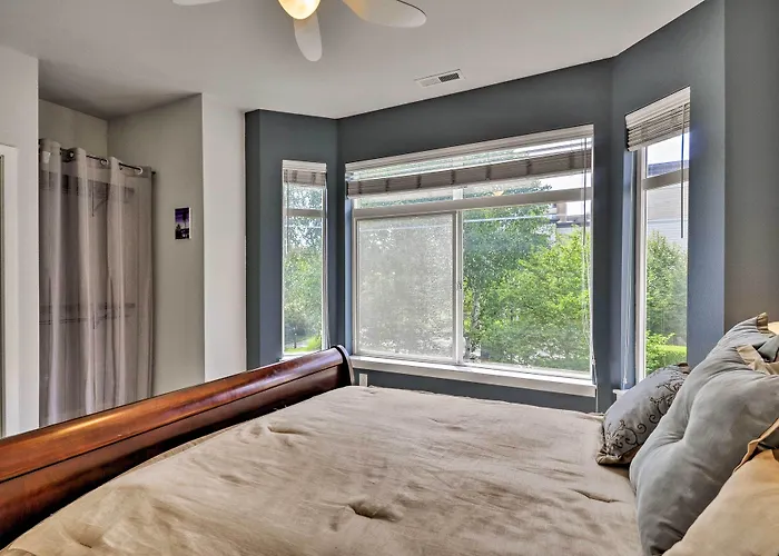 Modern Vancouver Townhome - Right On Main St!
