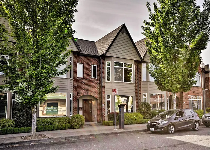 Modern Vancouver Townhome - Right On Main St!