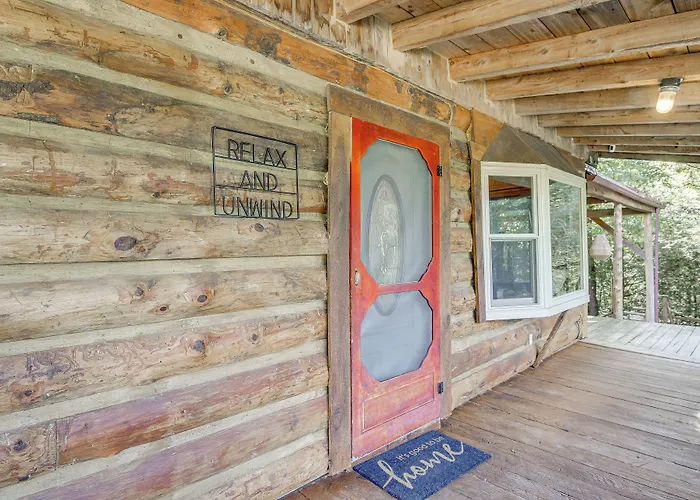 Peaceful Whitley City Cabin On 10 Wooded Acres!