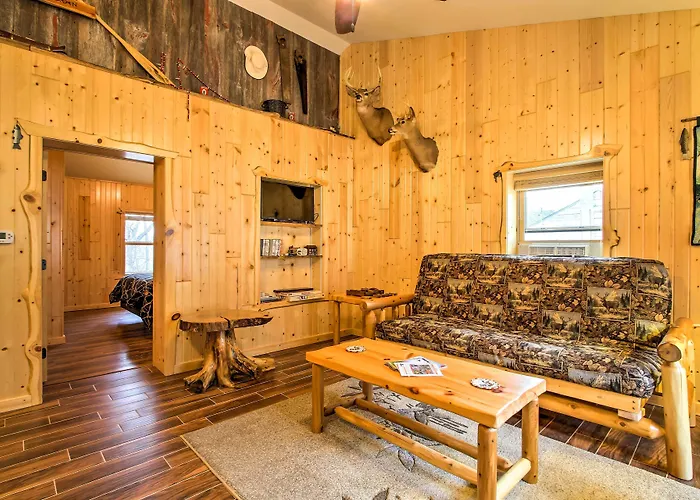 Cabin Near River - Treehouse Masters Stayed Here!