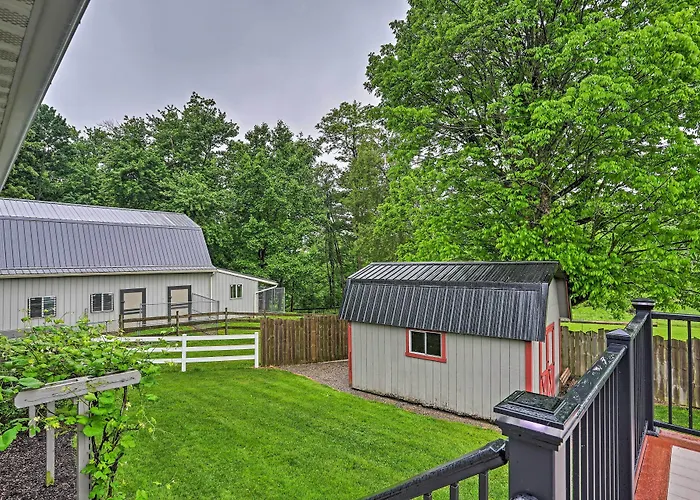Millersburg Home W/ Covered Porch & Fire Pit!