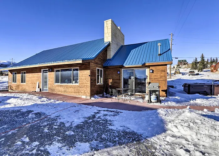 Centennial Cabin W/ Hot Tub, Sauna & Pool Table!