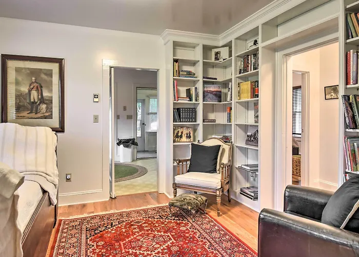 Restored 1930S Cottage On 1 Acre W/ Fire Pit