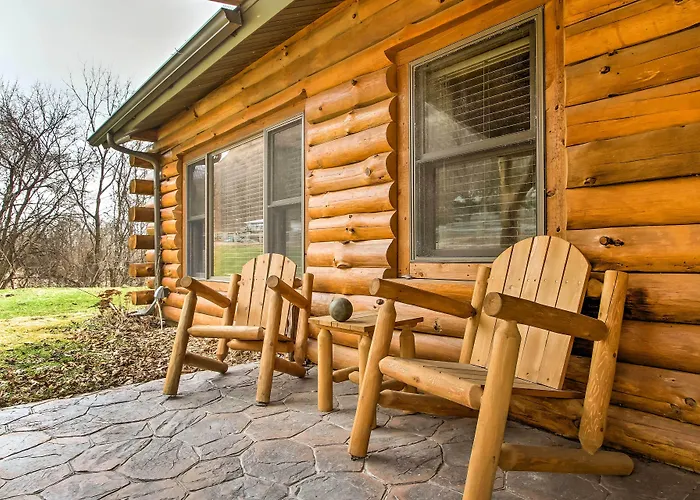 Cabin By The River: Visited By Treehouse Masters!
