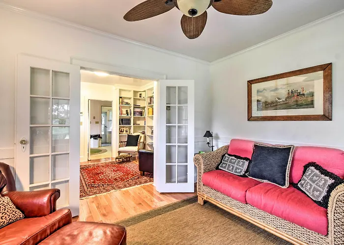 Restored 1930S Cottage On 1 Acre W/ Fire Pit