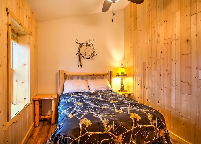 Cabin By The River: Visited By Treehouse Masters!