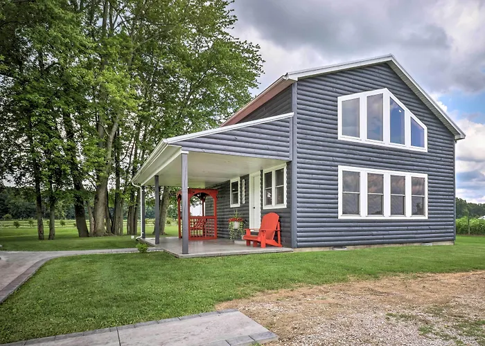 Cozy 'Haven Of Rest' Home W/ Amish Country Views!