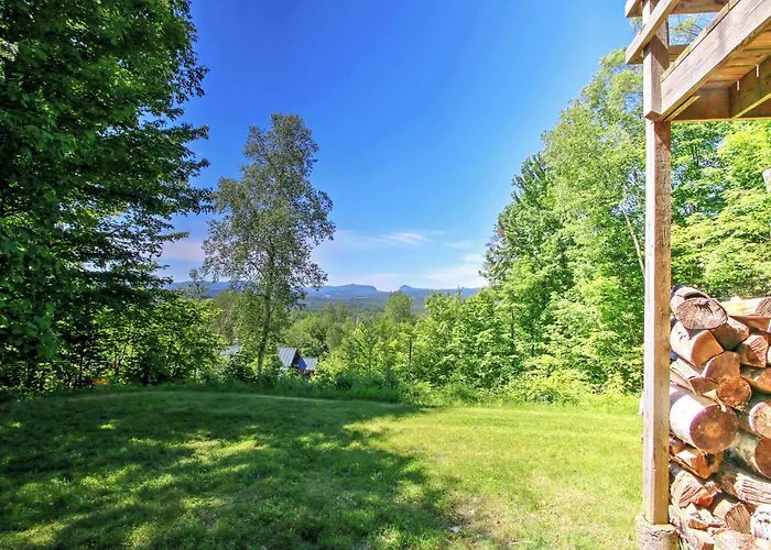 East Burke House W/ Deck < 3 Mi To Kingdom Trails!