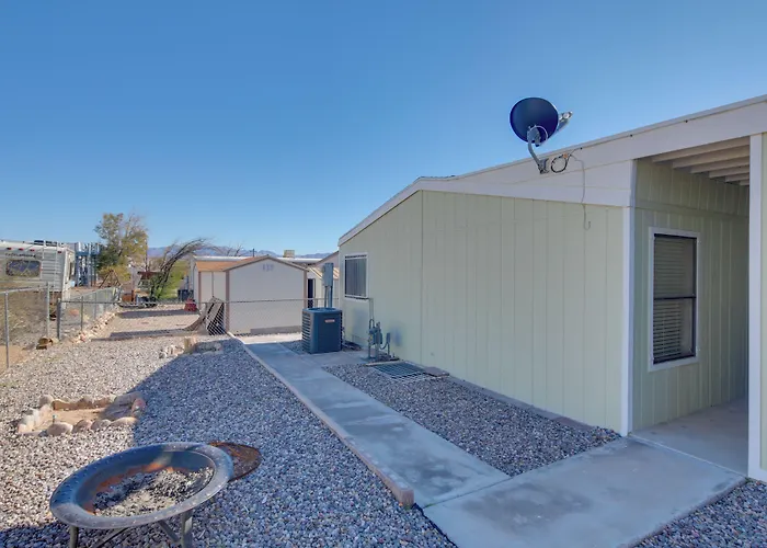 Bullhead City Home W/ Fire Pit - Walk To Co River!