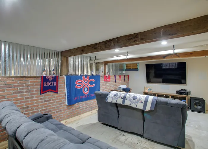 Modern Farmhouse W/ Movie Room - 6 Mi To Lake!