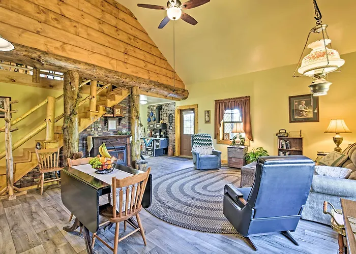 'Honey House Cabin' - A Quiet Countryside Retreat!